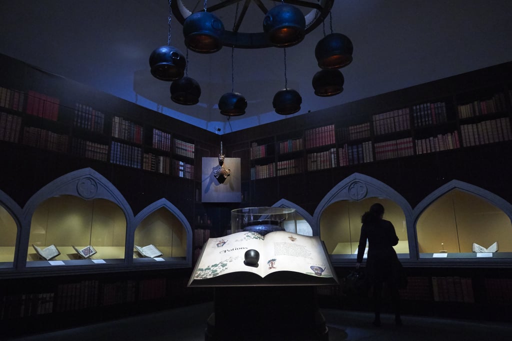 التجول في معرض هاري بوتر تاريخ السحر عبر الإنترنت