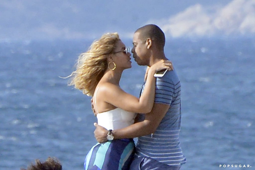 Beyonce Knowles and Jay Z Kissing in Italy 2015 Pictures