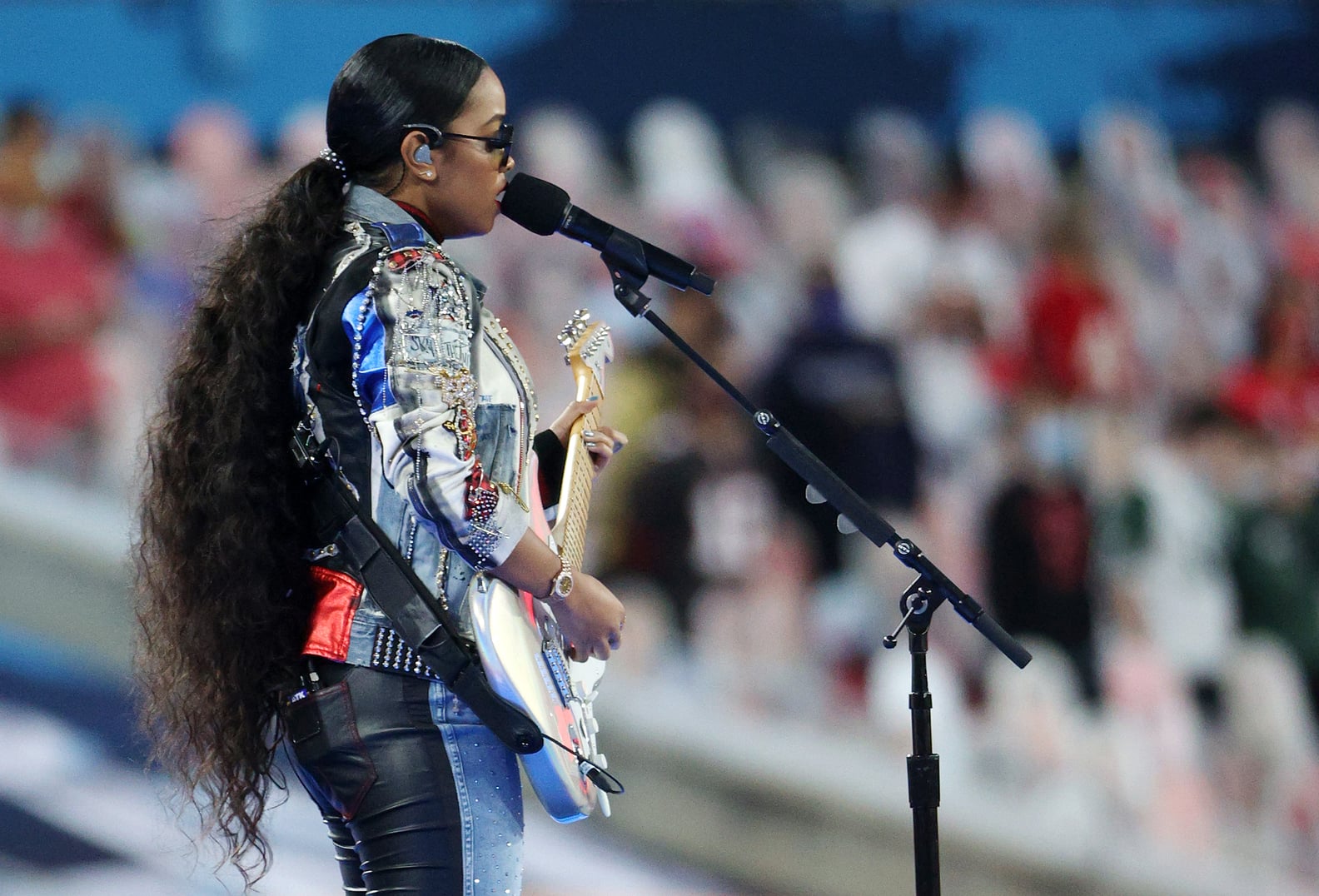 H.E.R's Super Bowl Outfit With Embellished Leather Jeans | POPSUGAR Fashion