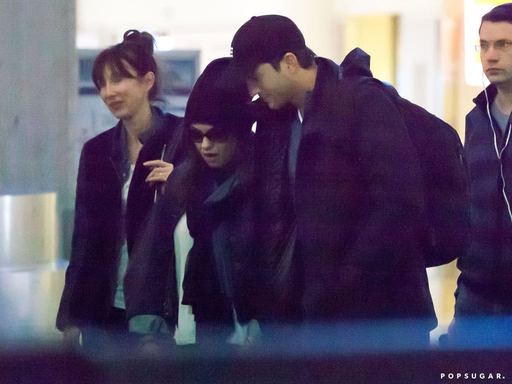 Ashton Kutcher and Mila Kunis Land at LAX | Pictures
