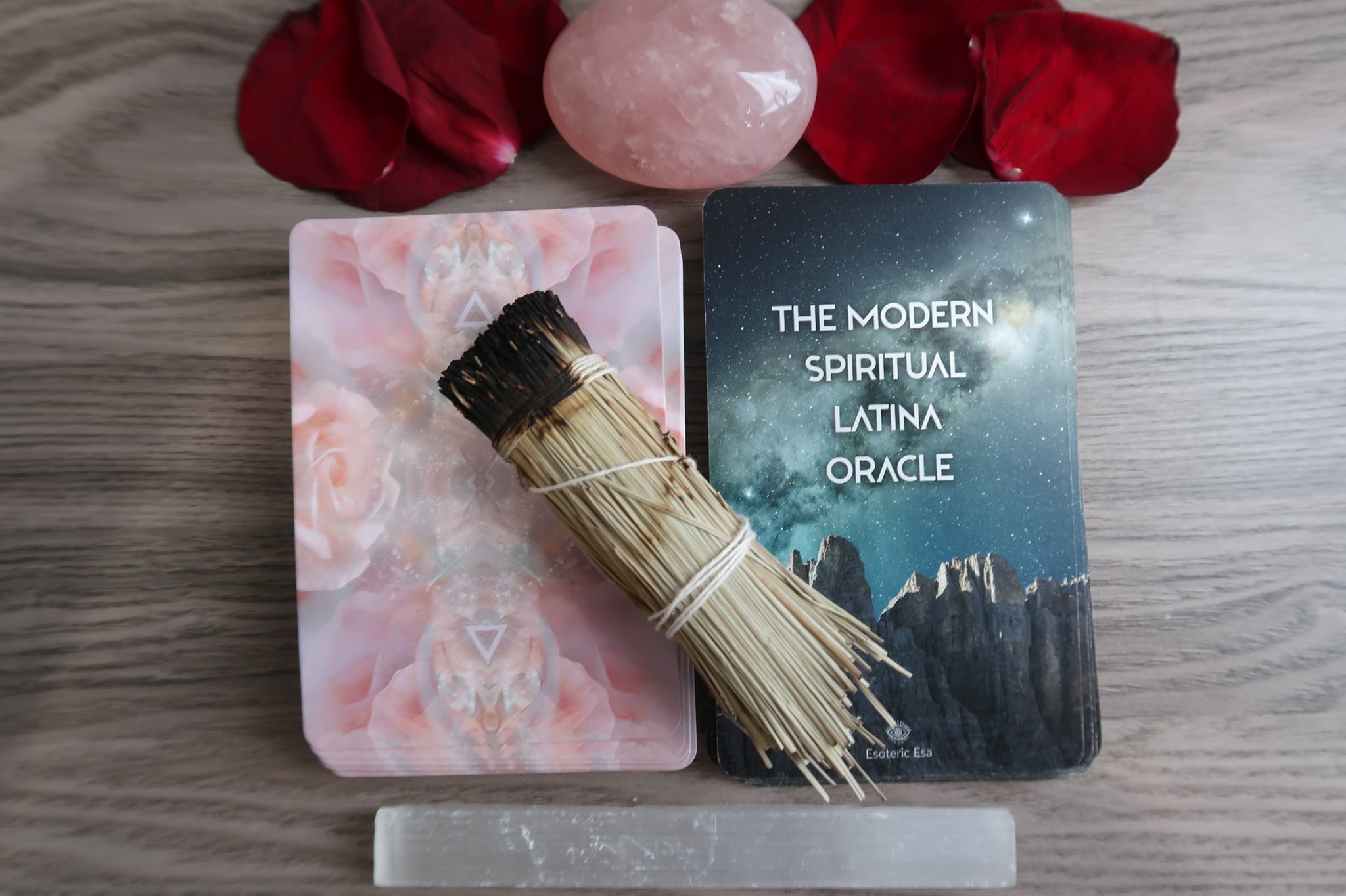 What Are Oracle Cards and How Are They Different From Tarot? | POPSUGAR  Latina