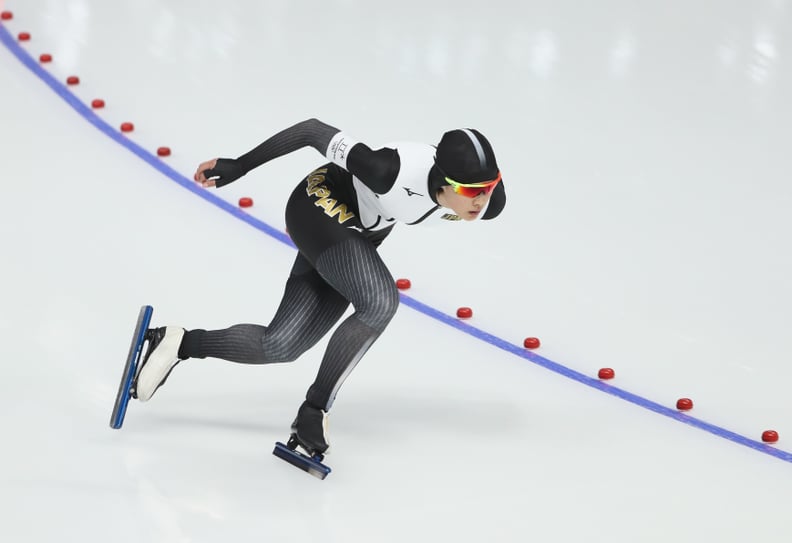 奥运速滑运动员穿着防护眼镜