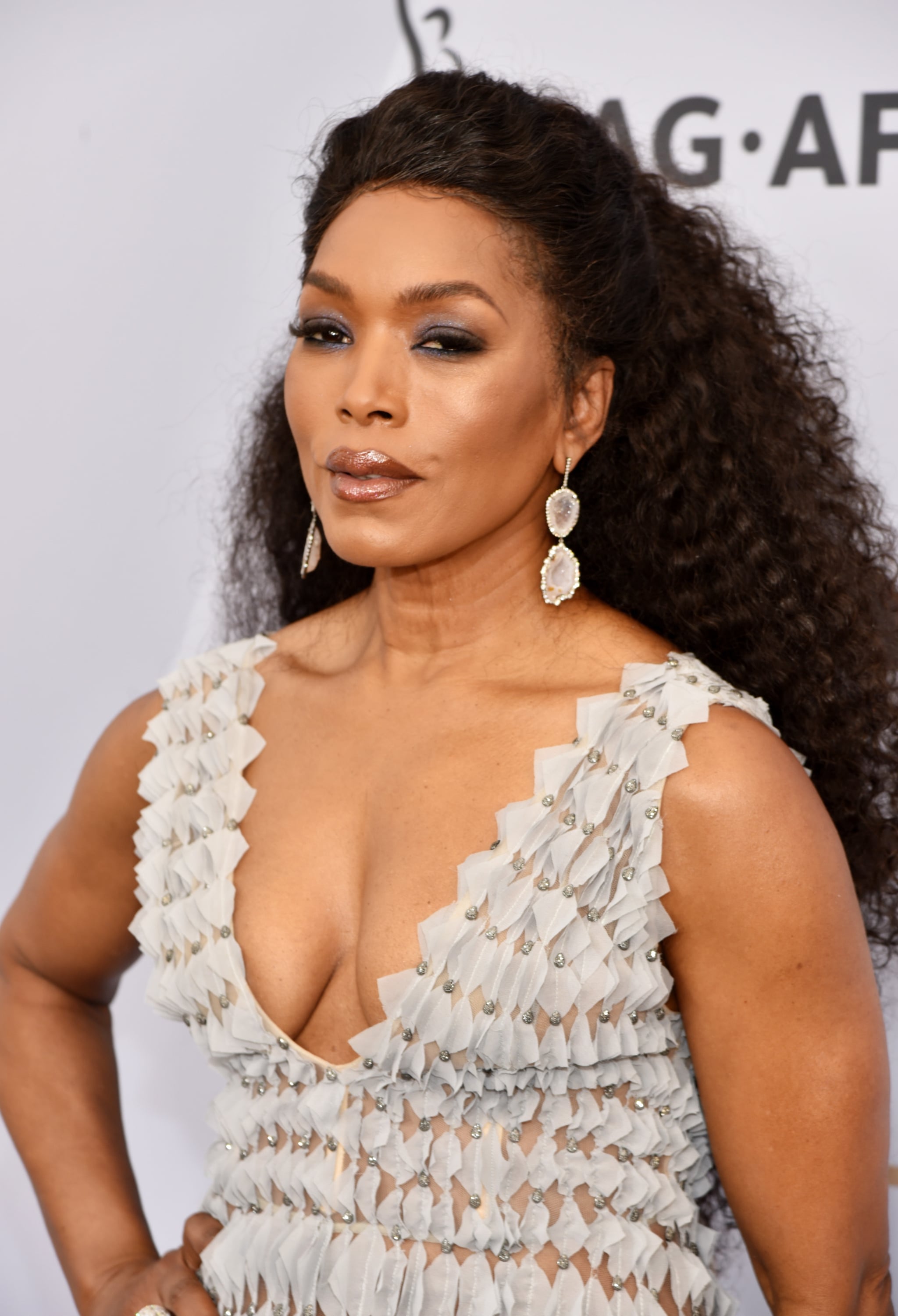Angela Bassett | We Are (Literally) Seeing Stars: These Beauty Looks From  the SAG Awards Are Dazzling | POPSUGAR Beauty UK Photo 22