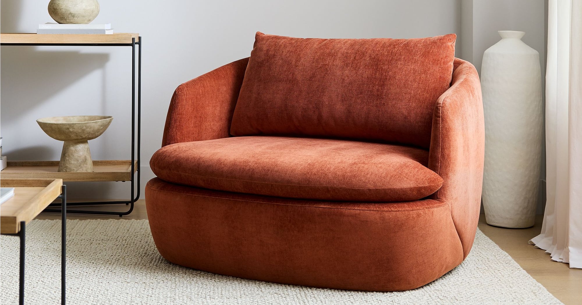 15 Comfortable and Stylish Lounge Chairs For Every Home