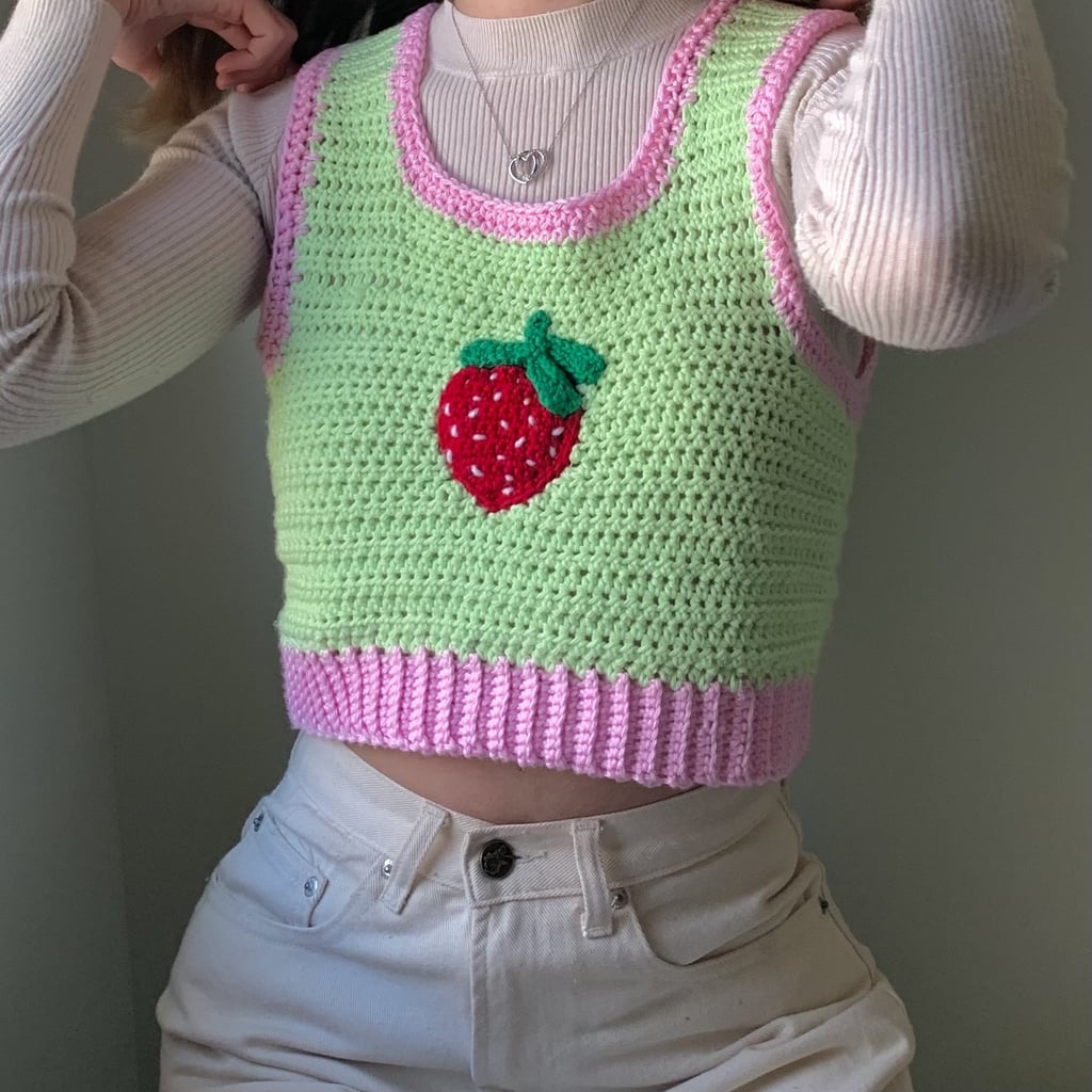 Sweater vest strawberry Clearance