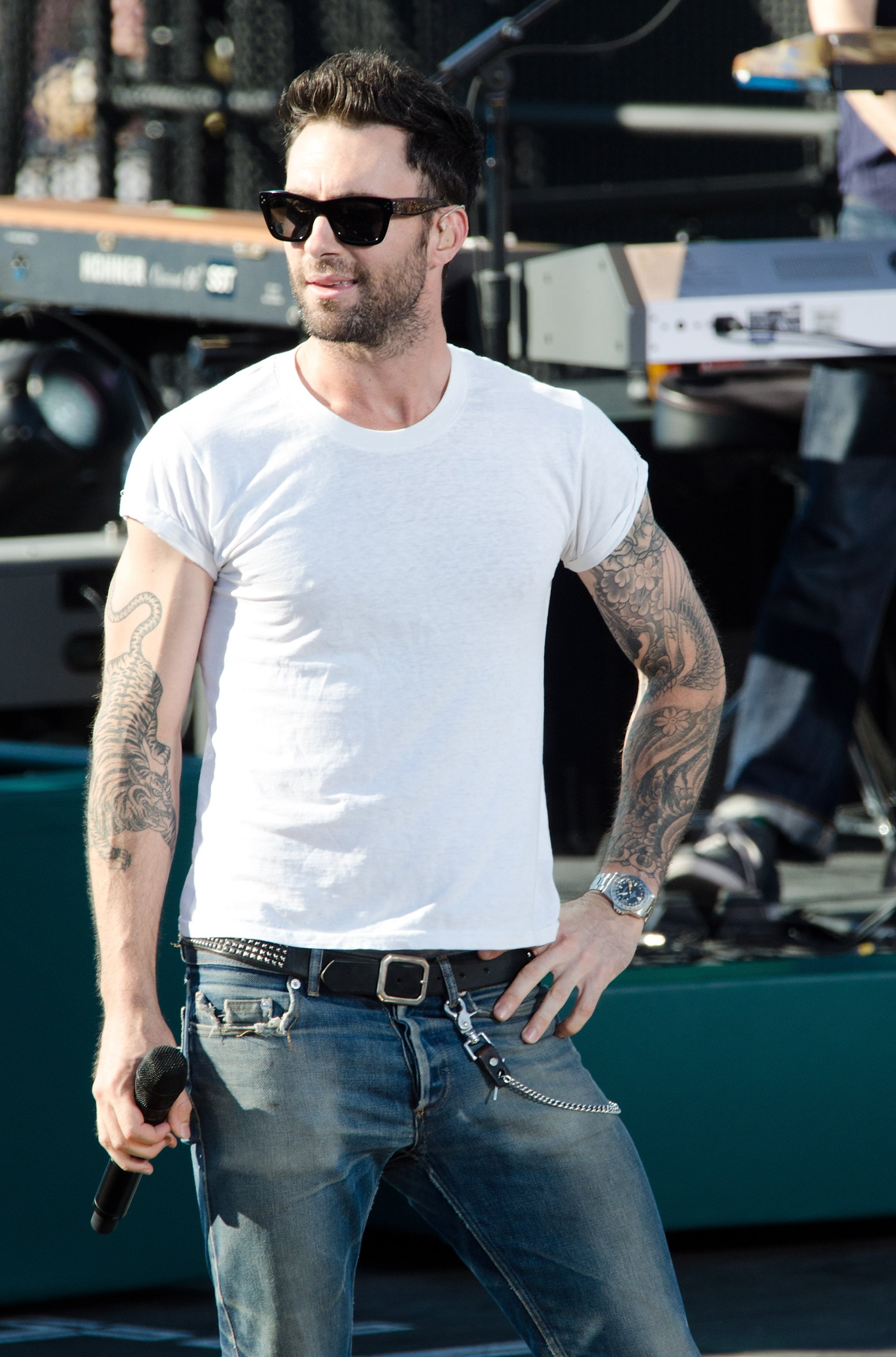 adam levine jeans the dean