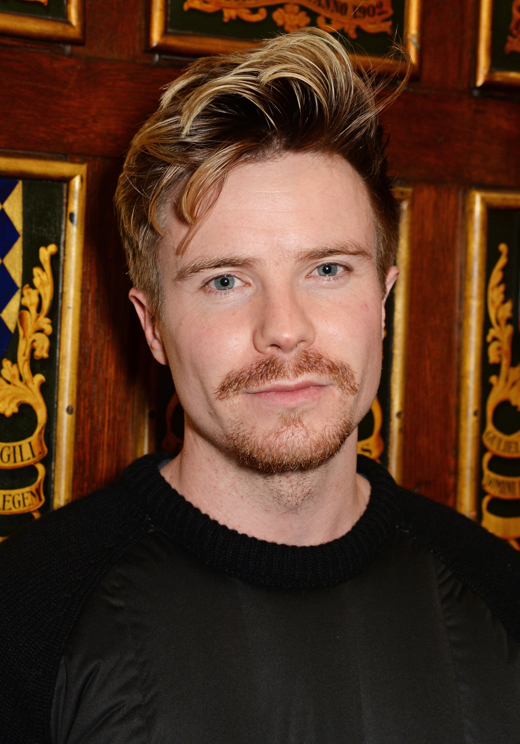 Joe Dempsie Shirtless