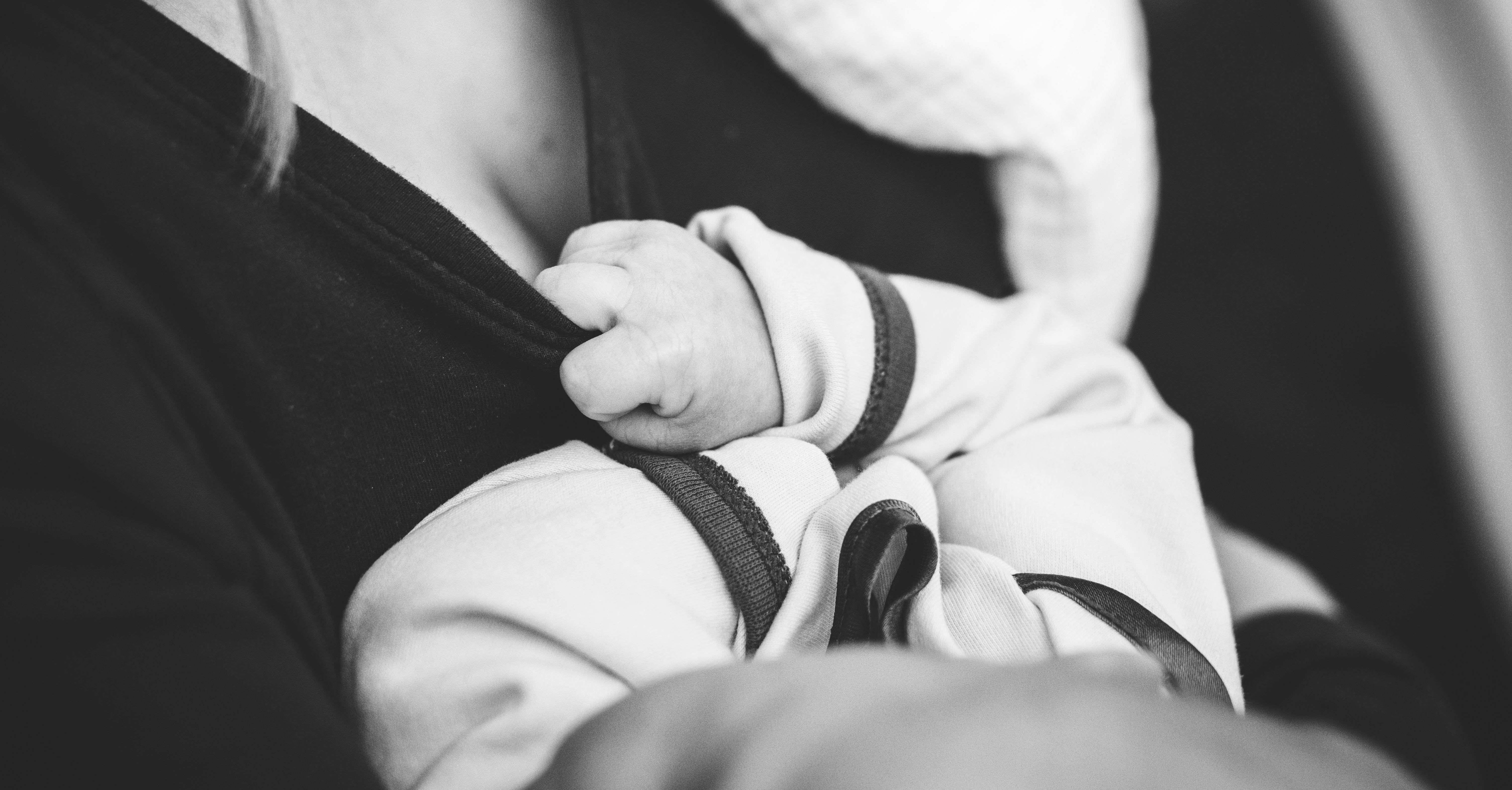 Is Breastfeeding Causing You Pain? Try These Tips - Damn Good Mom