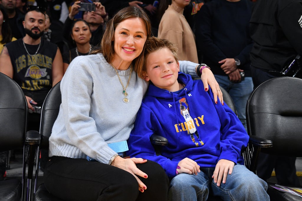 Jennifer Garner and Her Son Samuel Affleck at the Lakers vs. Warriors Game