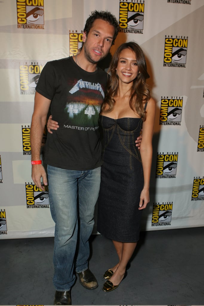 Dane Cook and Jessica Alba hugged on the red carpet in 2007.