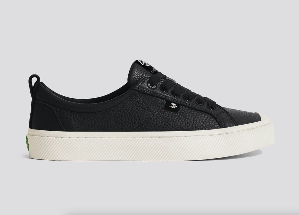 Cariuma Oca Low Black Leather Sneaker