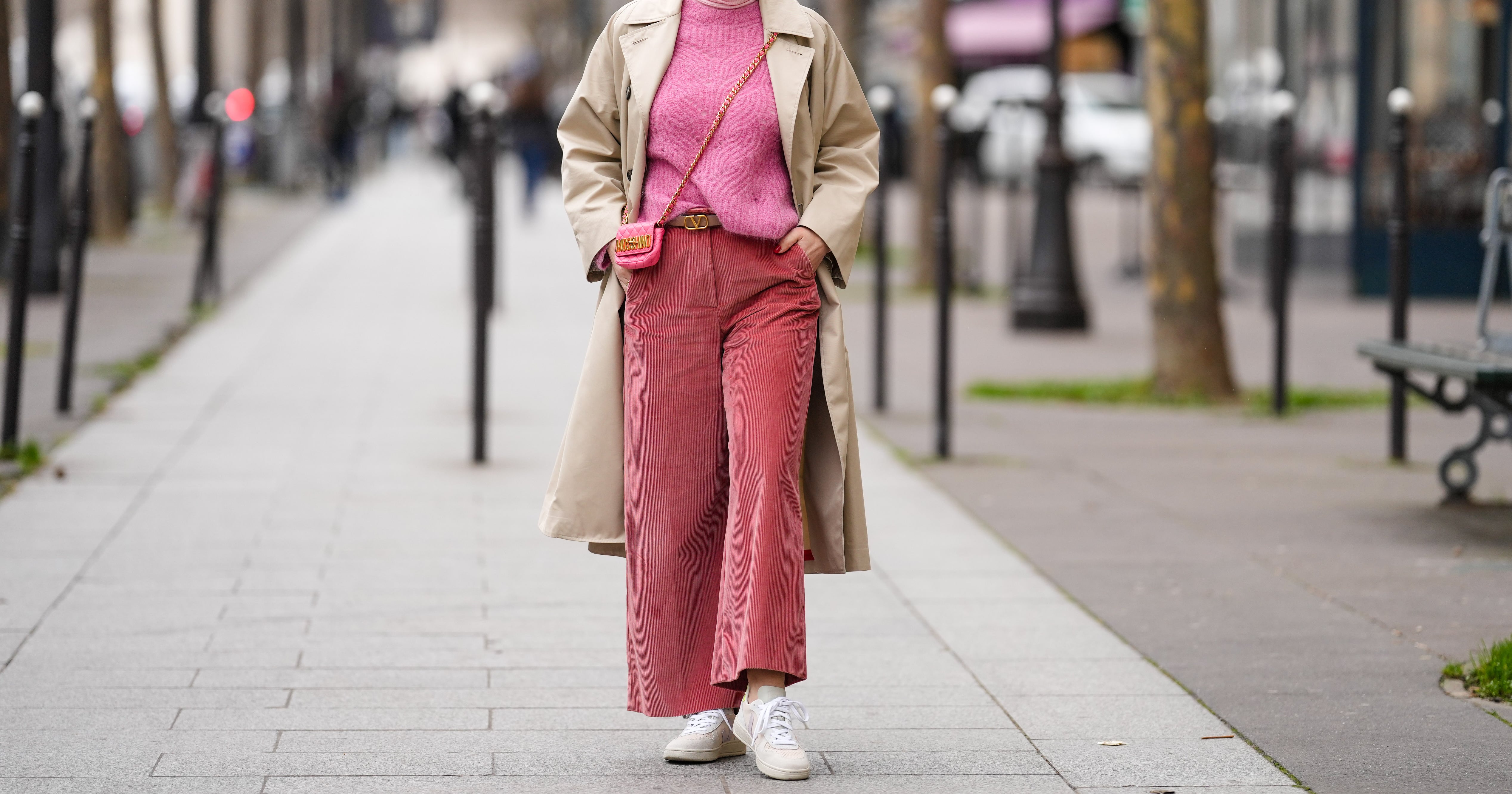 How to wear pink corduroy pants like a fashion girl