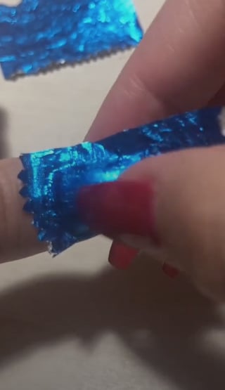 Use Your Other Nails to Mold the Foil to Your Finger