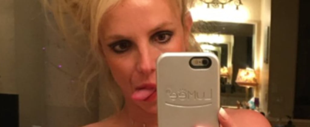 Britney Spears Showing Her Abs Selfie January 2017