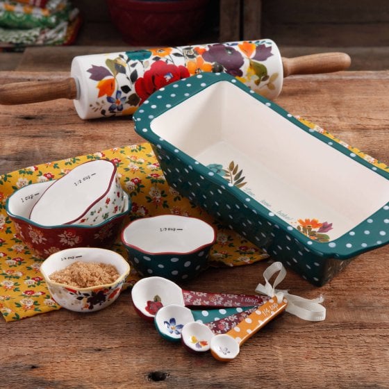 The Pioneer Woman Harvest Bakeware Set, 10-Piece ($45)