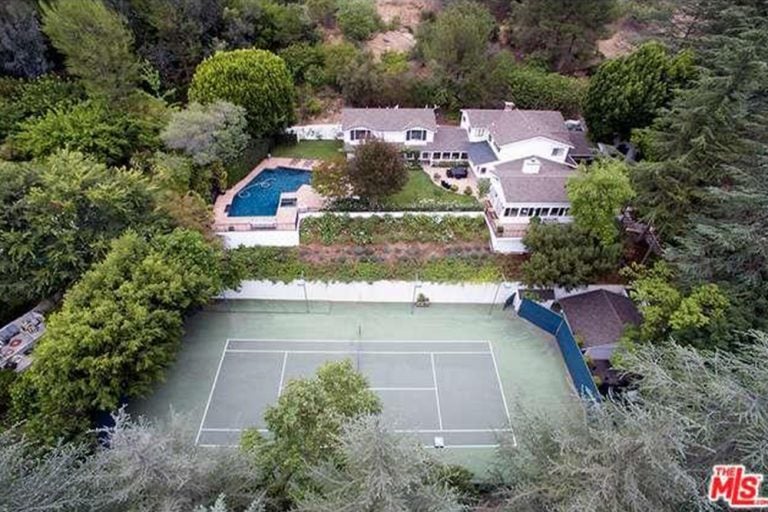 Kate Upton Buys Beverly Hills Home