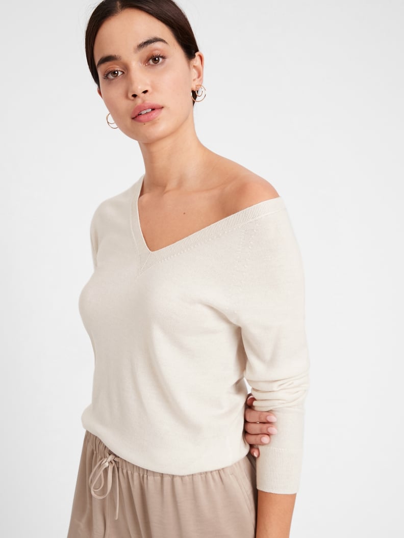 Seamless Merino V-Neck Sweater