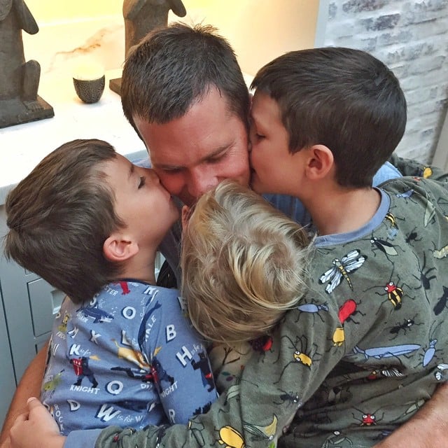Gisele Bündchen captioned this adorable photo of Tom Brady and their kids, "Happy Father's Day!!!! We love you!!! Feliz dia dos pais!!! Nós te amamos!!!"