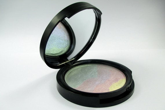 Pheesmakeupshop Rainbow Glow Highlighter Compact