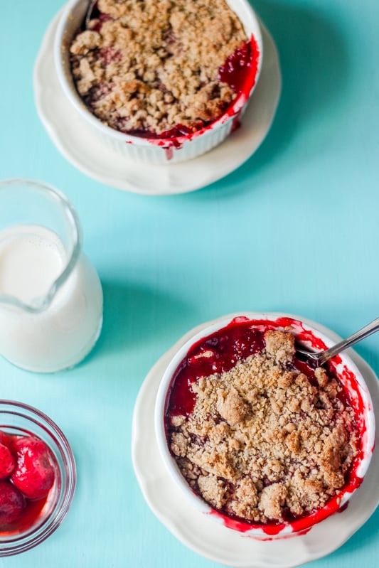 6-Ingredient Strawberry Crumble