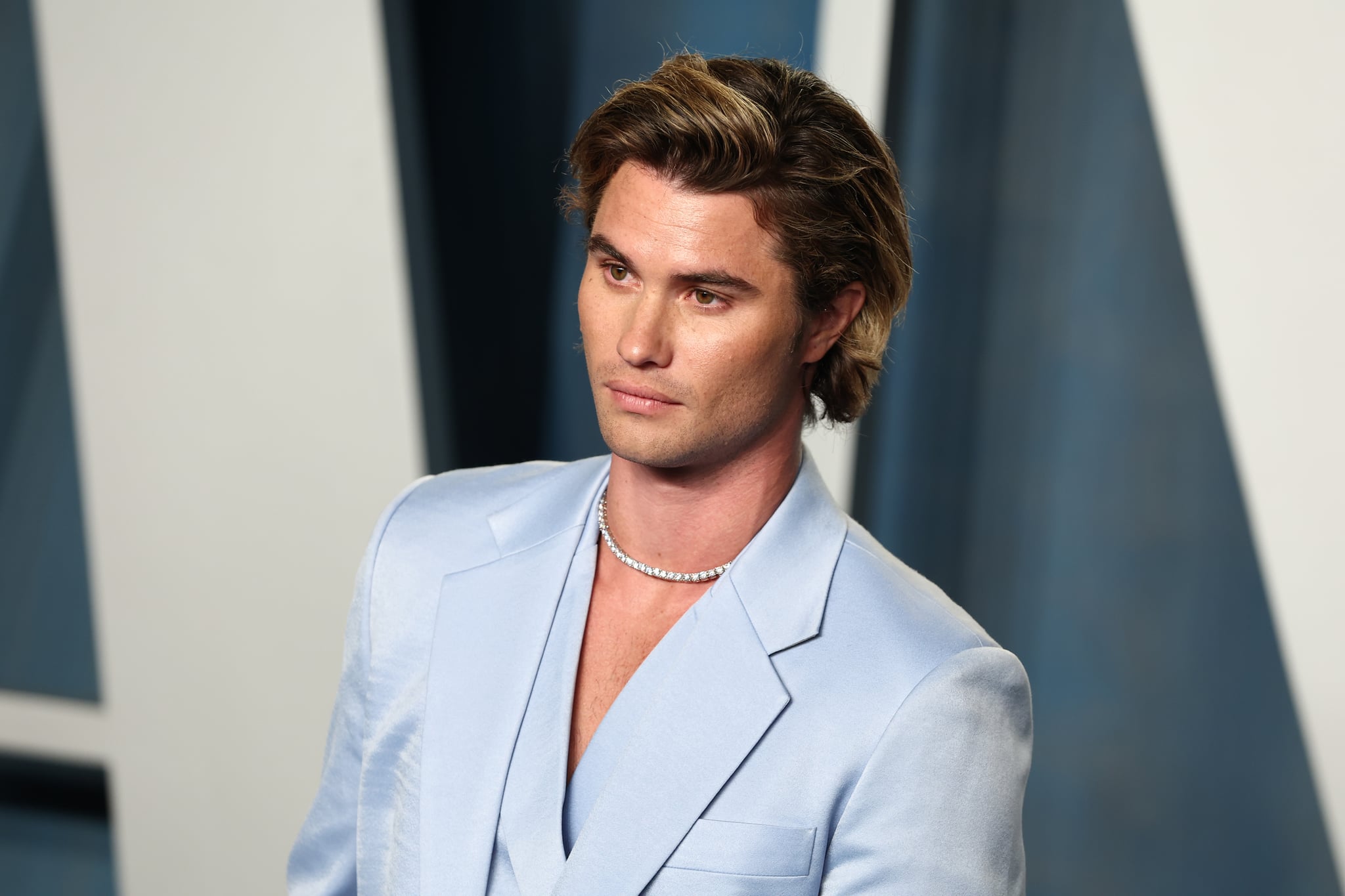 BEVERLY HILLS, CALIFORNIA - 27 DE MARZO: Chase Stokes asiste a la Fiesta de los Oscar de la Feria de Vanity 2022 organizada por Radhika Jones en el Centro Wallis Annenberg para las Artes Interpretativas el 27 de marzo de 2022 en Beverly Hills, California.  (Foto: Arturo Holmes/FilmMagic)