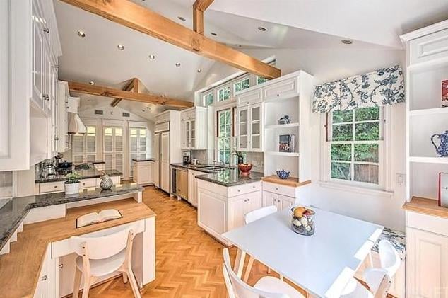 Leonardo DiCaprio Sells House in Studio City, CA