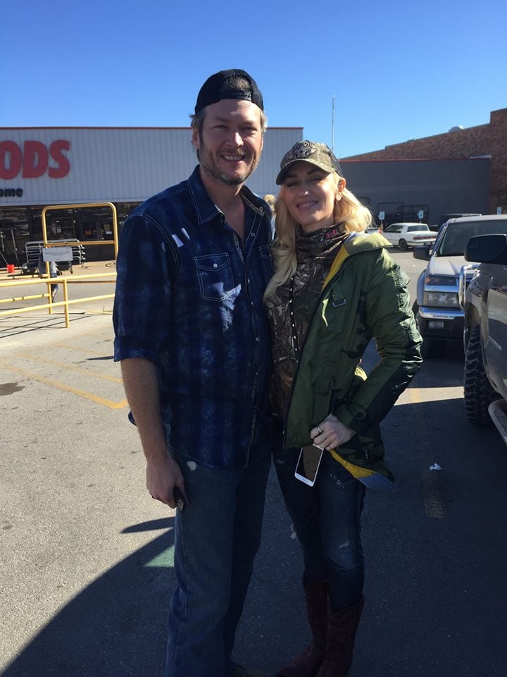 Blake Shelton and Gwen Stefani in Oklahoma December 2015 ...