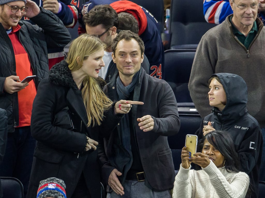Jude Law With His Girlfriend and Daughter in NYC Dec. 2016 POPSUGAR