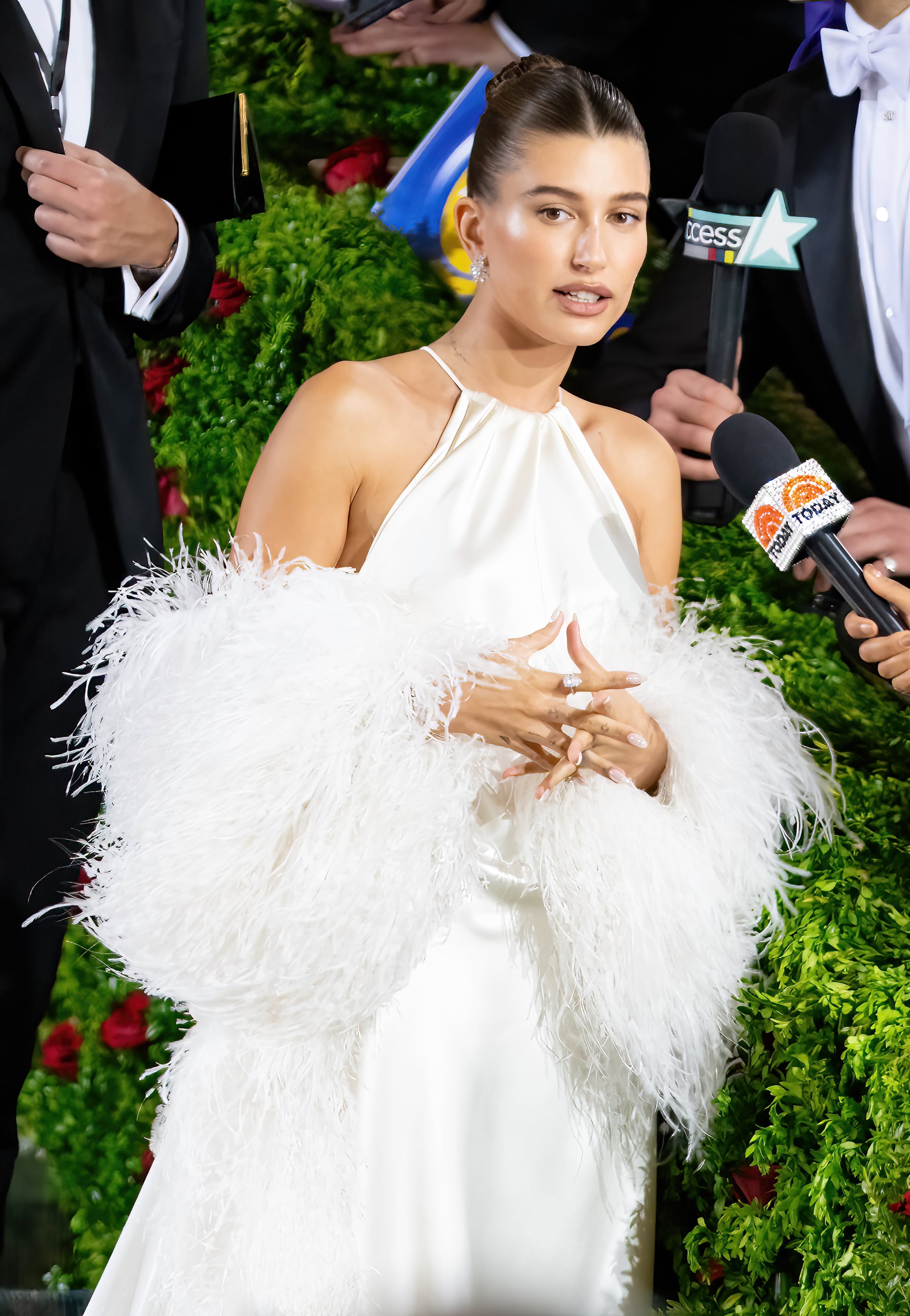 NEW YORK, NEW YORK - MAY 02: Hailey Bieber arrives to The 2022 Met Gala Celebrating 