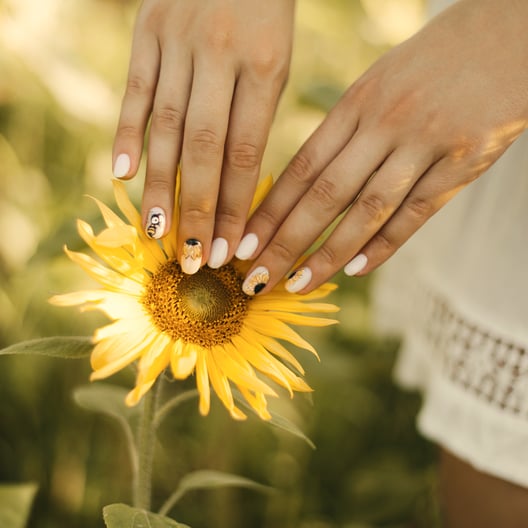 33 Sunflower Nail Art Ideas For Your Next Manicure | PS Beauty