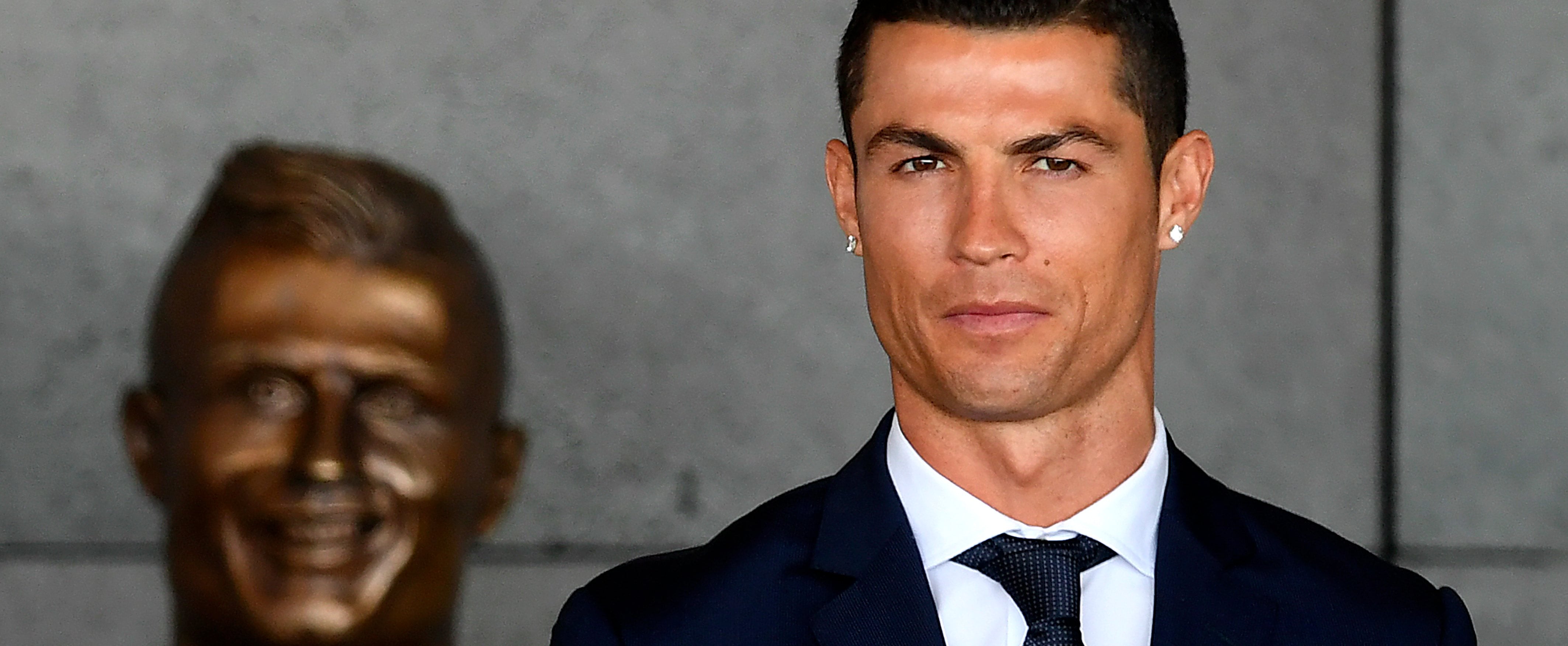 Cristiano Ronaldo Statue Memes Ps Tech