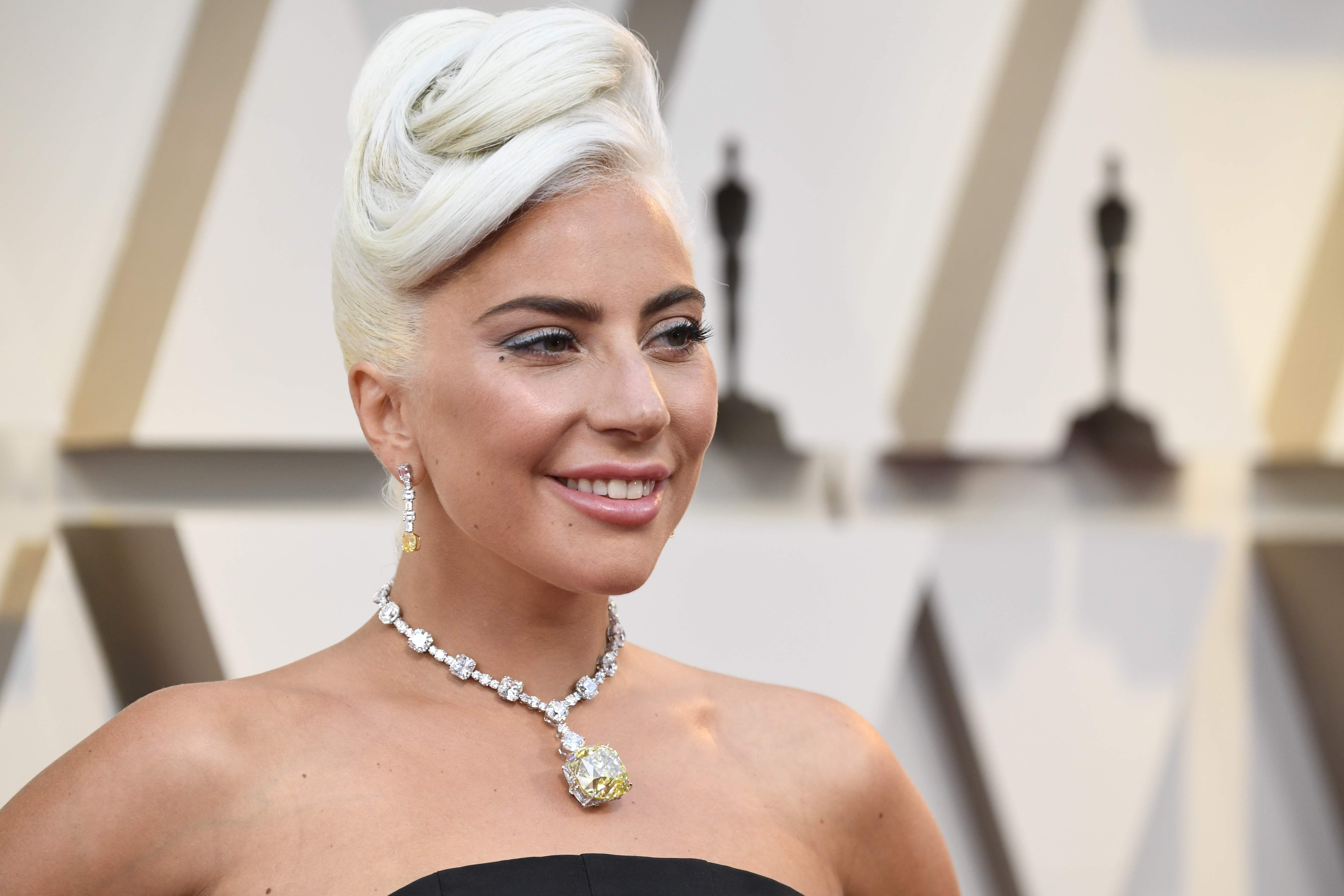 Lady gaga's yellow shop diamond necklace