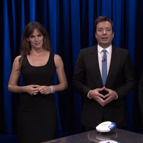 Jennifer Garner Playing Catchphrase | Video