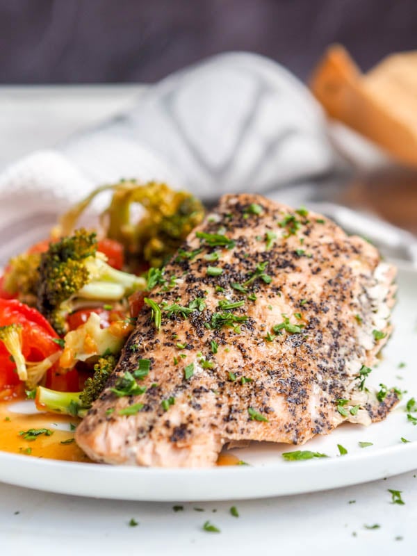 Oven-Roasted Salmon With Broccoli, Red Pepper, and Tomato Parcels