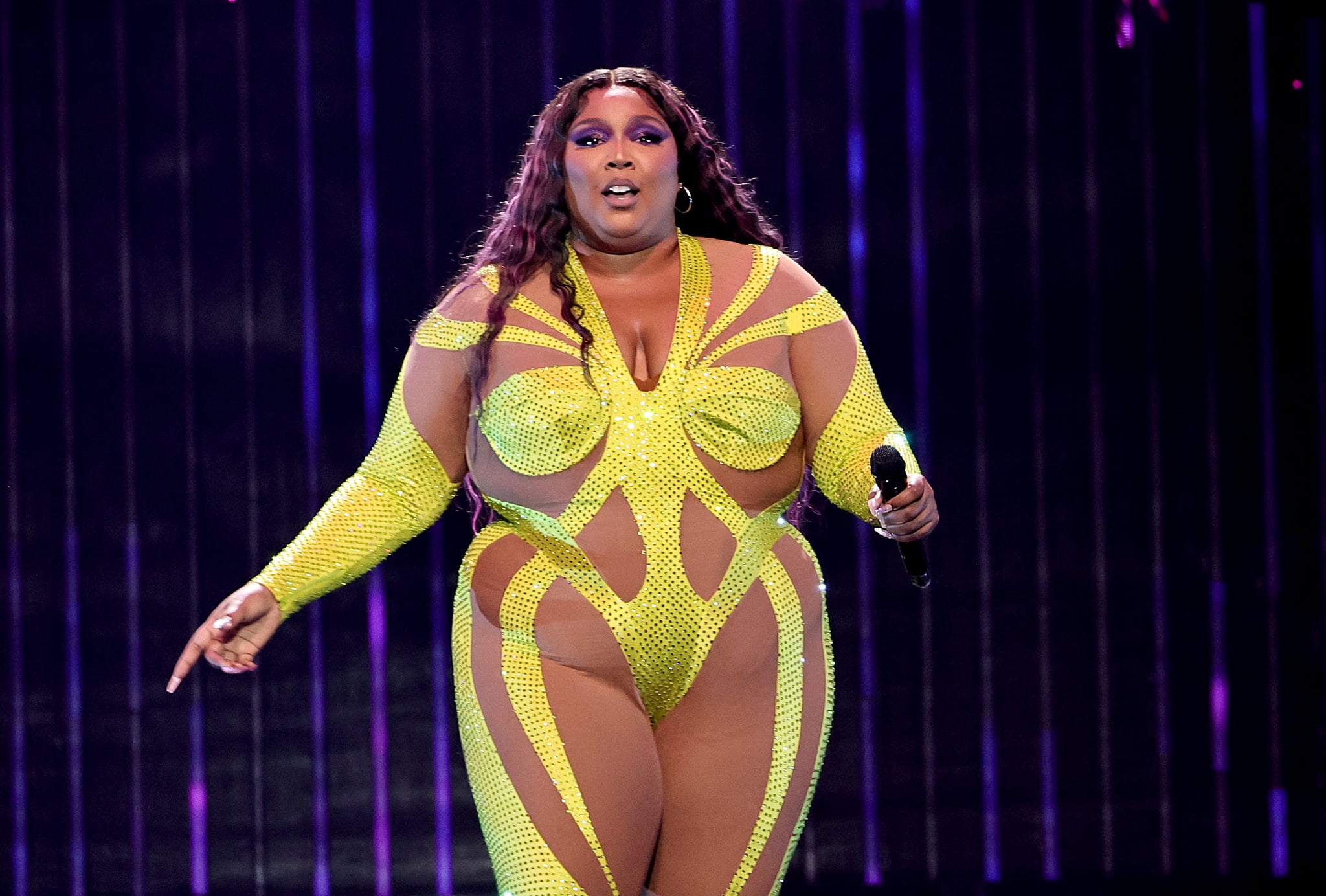 NEW YORK, NEW YORK - OCTOBER 02: Lizzo performs onstage at Madison Square Garden on October 02, 2022 in New York City. (Photo by Jamie McCarthy/Getty Images)