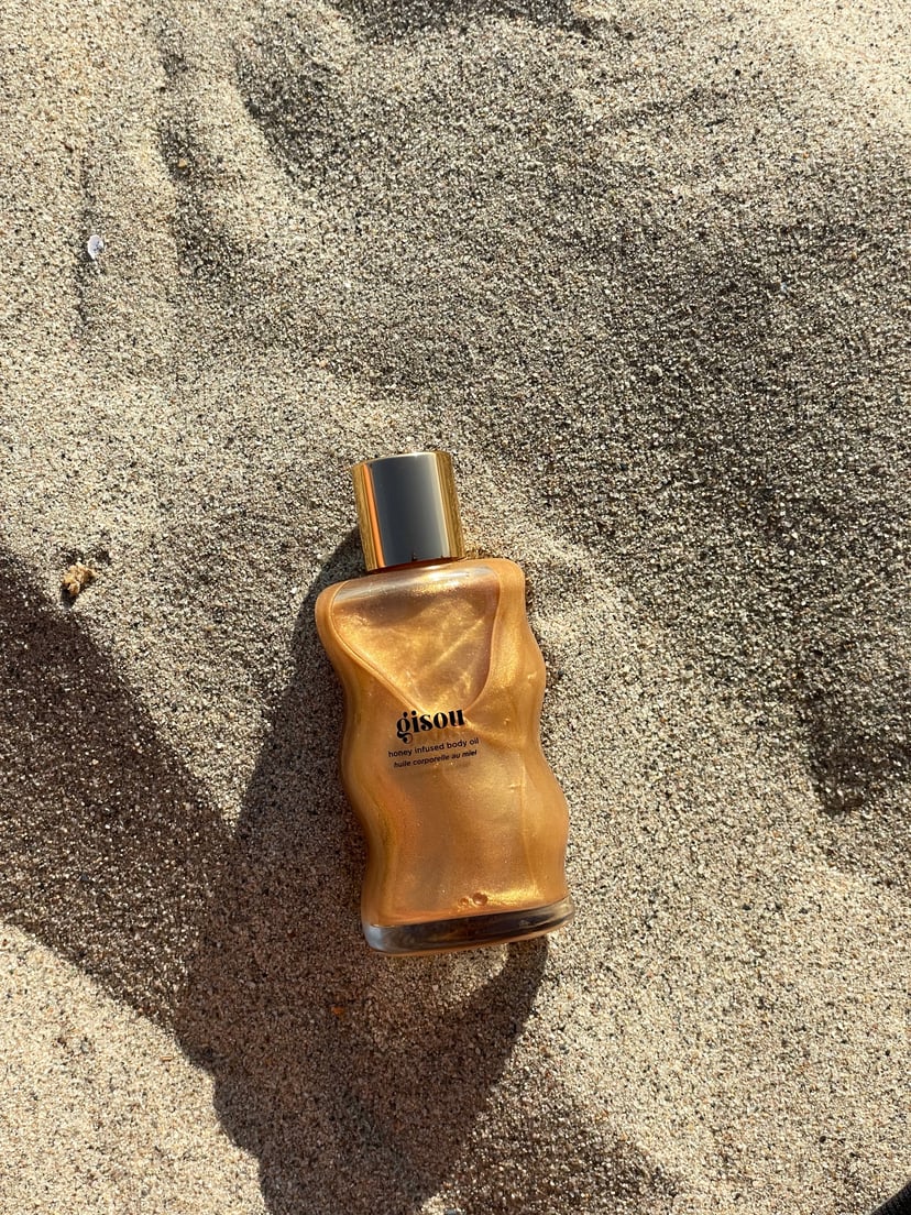 NEW Honey Infused Body Oil Golden Shimmer Glow – Gisou