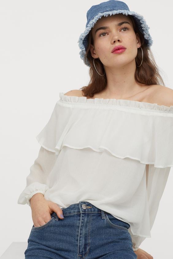 onder spontaan motto H&M Off-the-Shoulder Blouse | H&M Made the Wardrobe That Lara Jean Would  Approve Of, Starting at Just $10 | POPSUGAR Fashion Photo 15