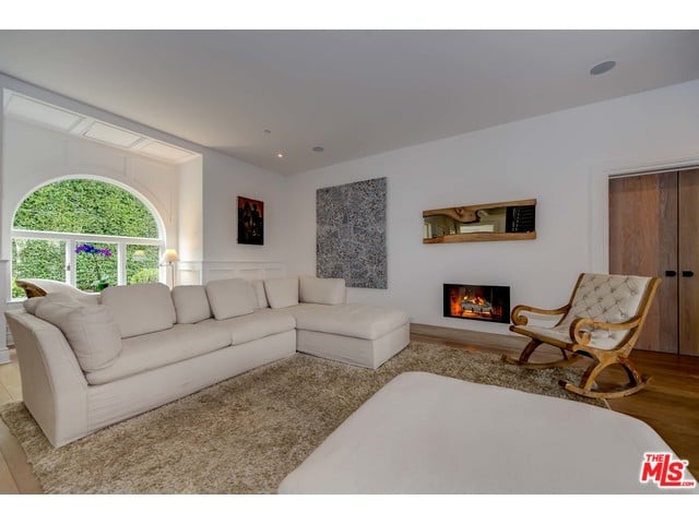 Chris Hemsworth and Elsa Pataky Selling Malibu Home