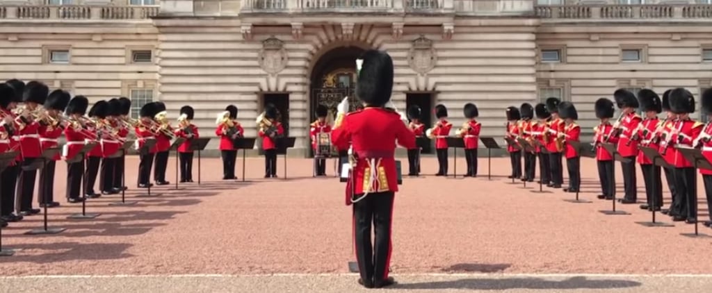 Queen Elizabeth II Pays Respect to Aretha Franklin With a Special Tribute