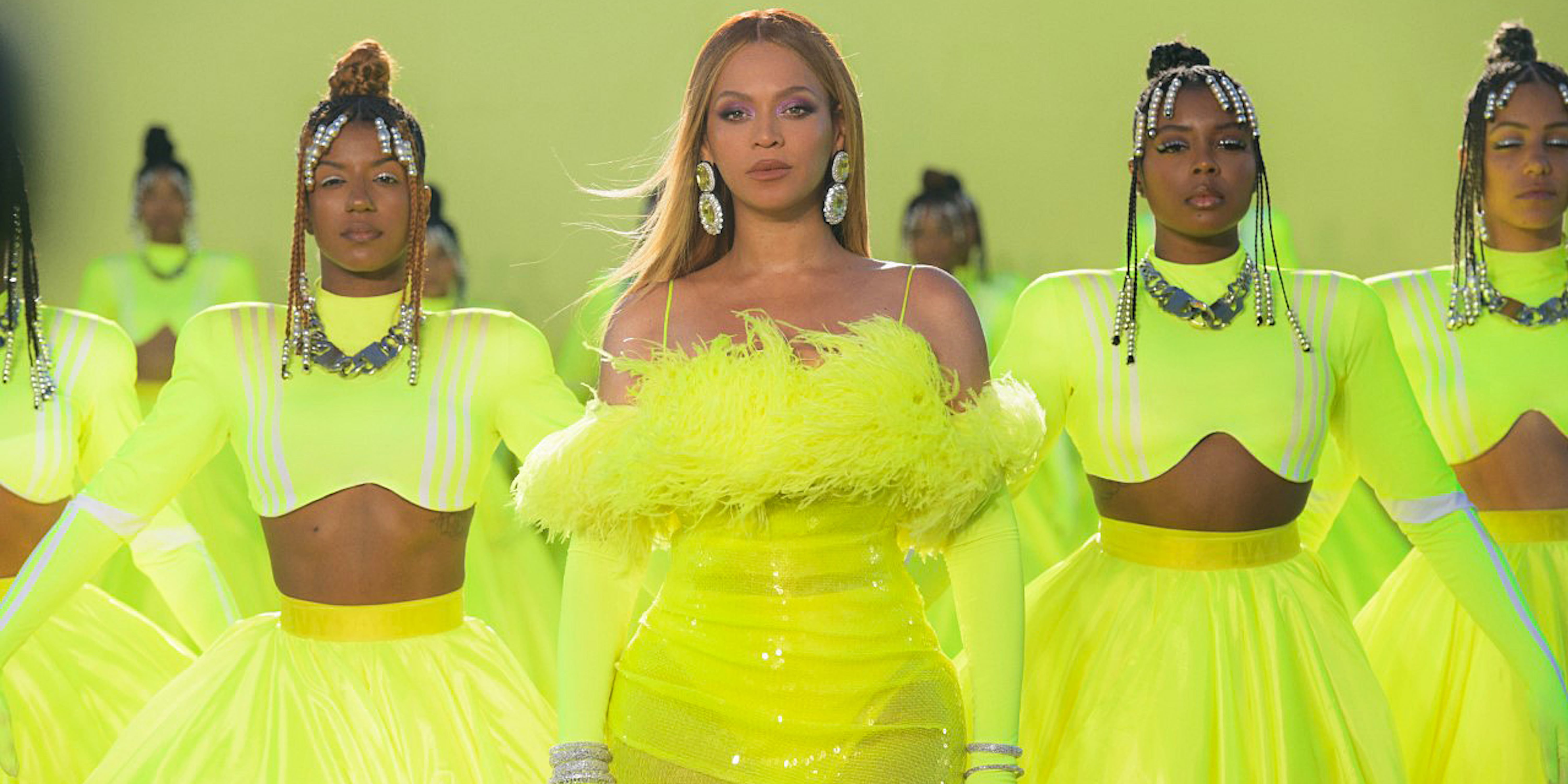 Beyonc Knowles Performs in Neon David Koma at the Oscars
