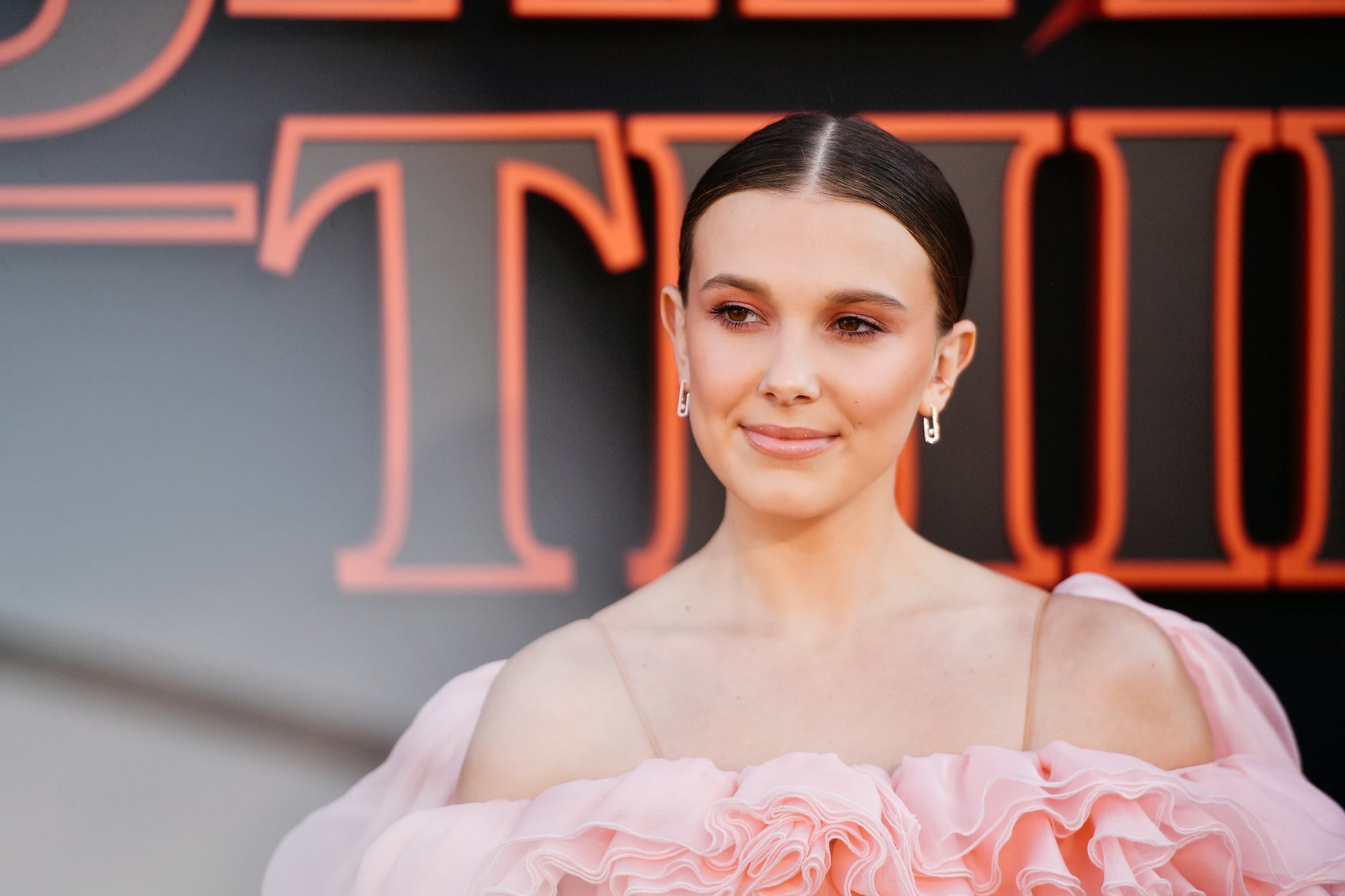 Millie Bobby Brown S Best Hair And Makeup Looks Popsugar Beauty