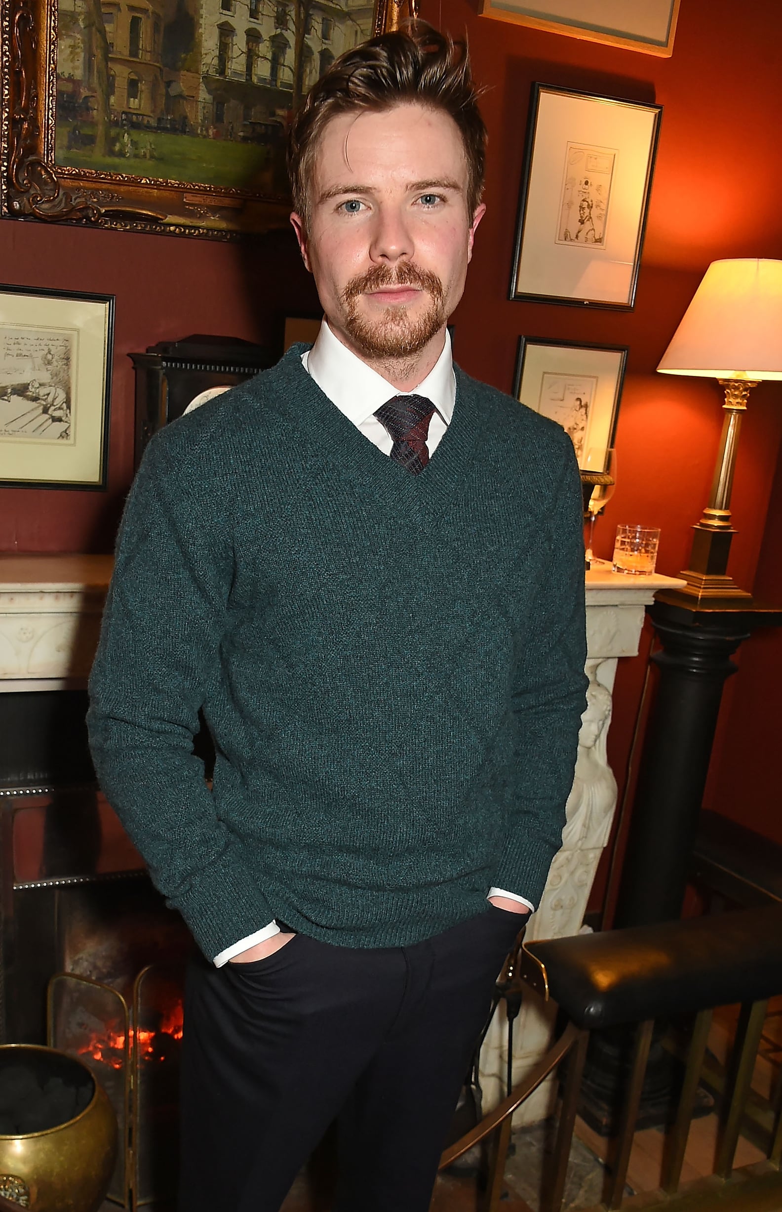 Hot Joe Dempsie Pictures | PS Celebrity