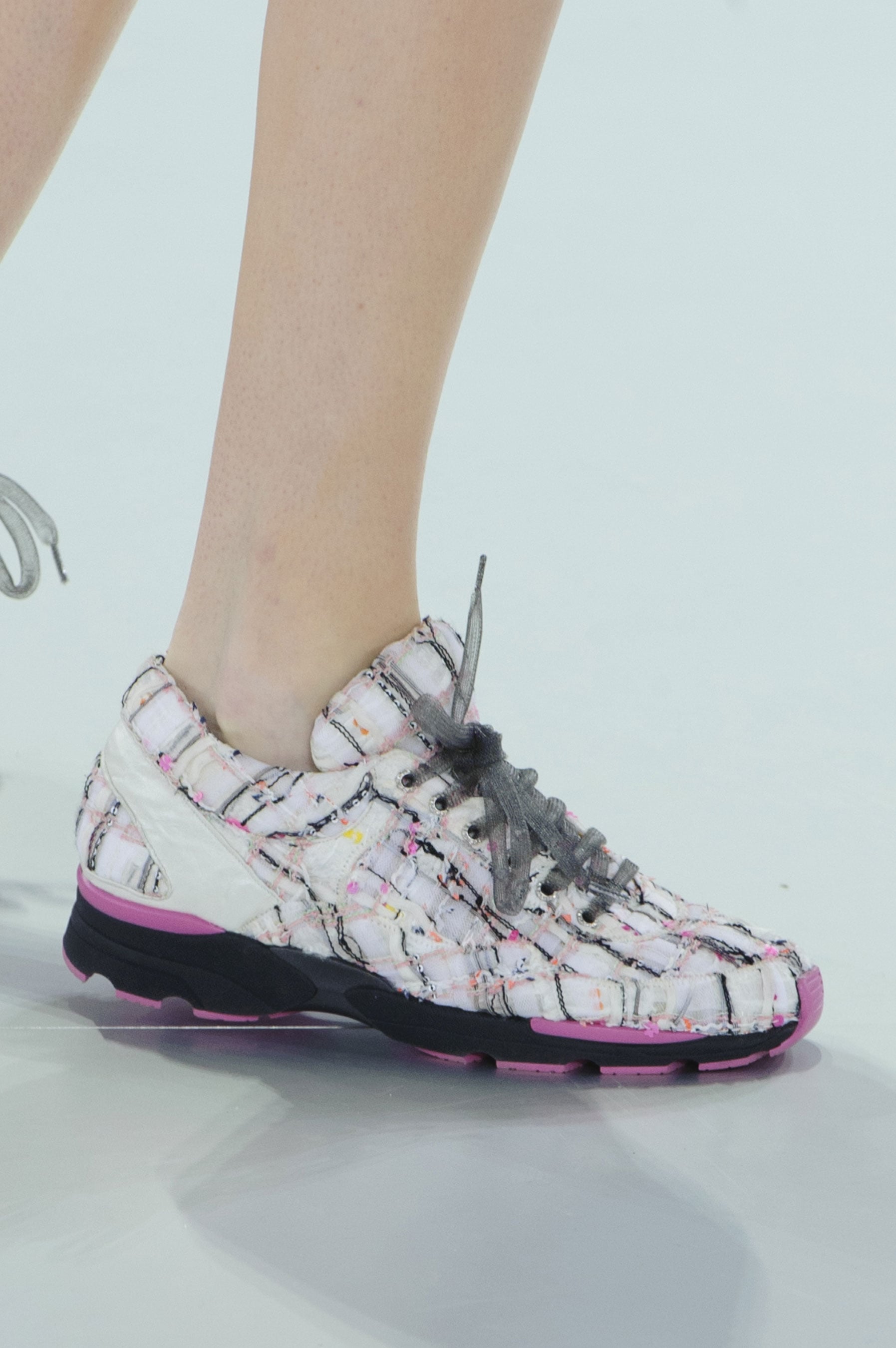 Chanel spring online summer 219 sneakers