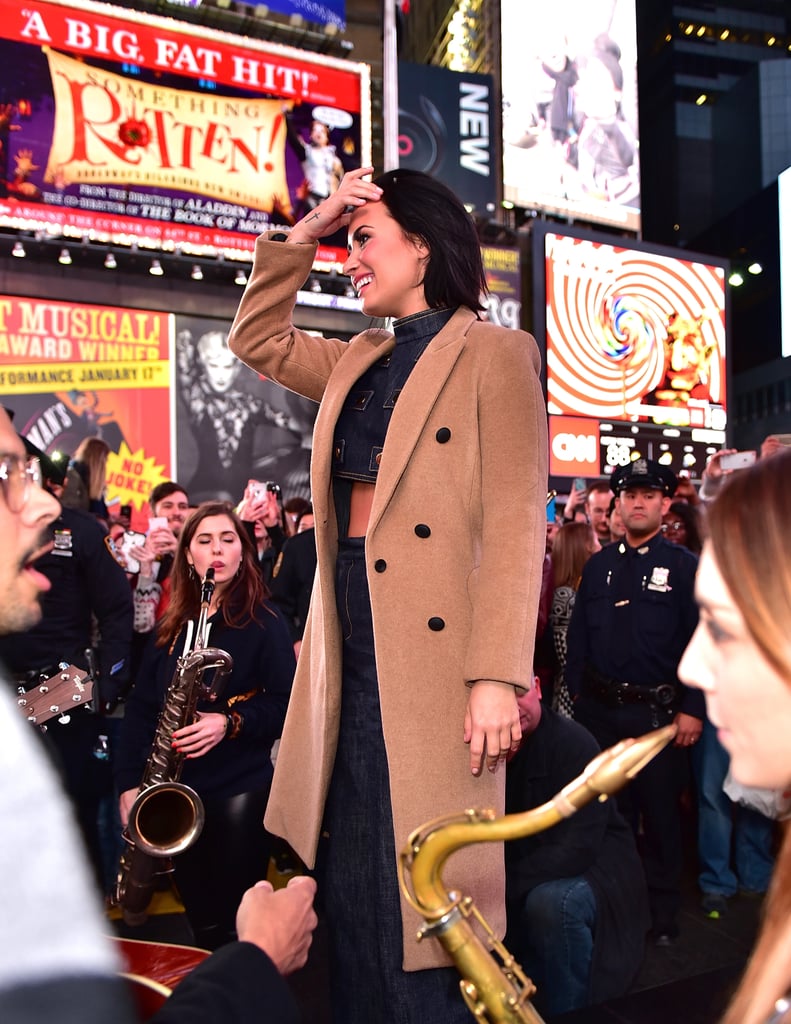 Demi Lovato Surprise Times Square Concert
