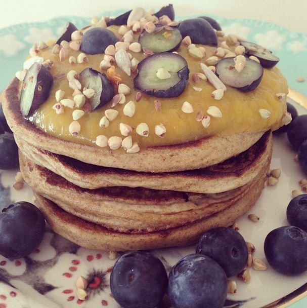 Zucchini pancakes may sound odd, but they sure won't taste that way — plus they offer an extra chance to pack in diet-friendly veggies. This Instagram user whipped up these pancakes using one cup rolled oats, one grated zucchini, four chia and flaxseed eggs (two tablespoons chia, two tablespoons flaxseed, and eight tablespoons water), 1/3 cup coconut yogurt, 1/4 cup hemp seeds, and one ripe banana.
Source: Instagram user pancakesandflowers