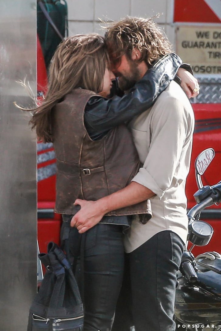 Lady Gaga And Bradley Cooper Kissing On A Star Is Born Set Popsugar Celebrity Photo 6 9331