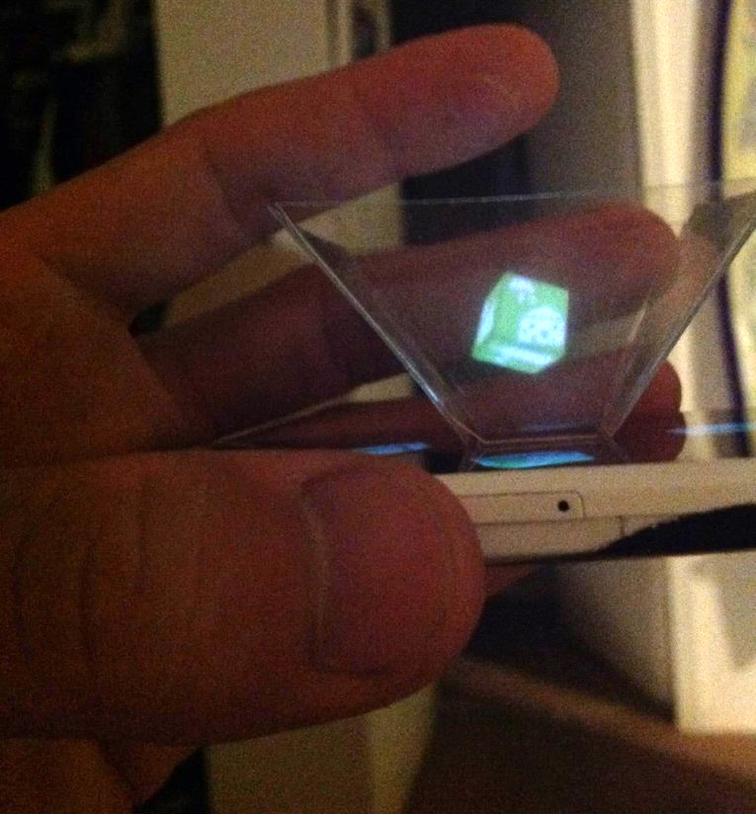 How to Make a Hologram on Your Cell Phone | PS Tech