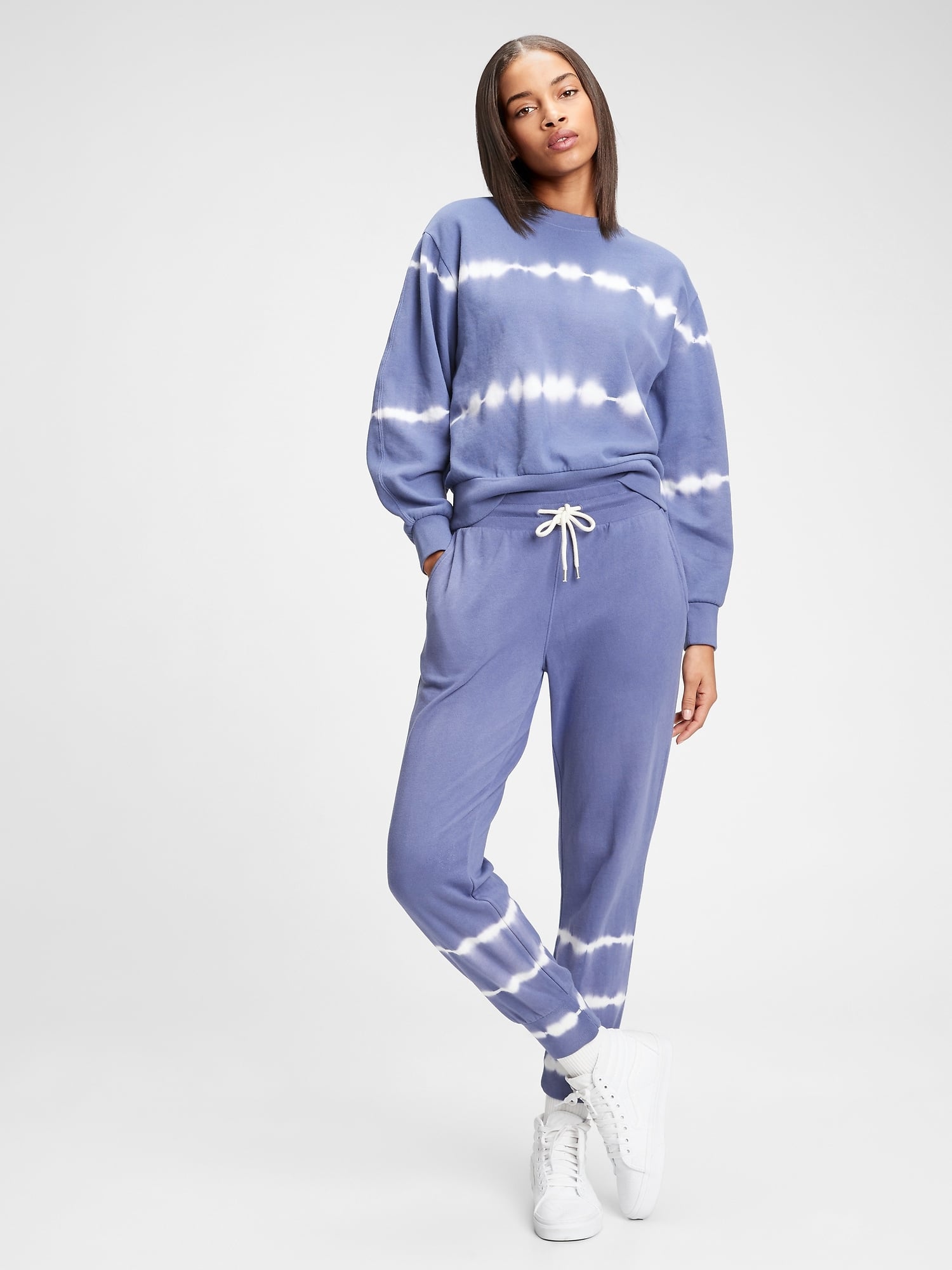 Vedligeholdelse abstraktion udendørs Gap Vintage Soft Ribbed Cuff Joggers and Balloon Sleeve Crewneck Sweatshirt  | Gap Has the Matching Sweatsuits You're Going to Want to Live in All  Winter Long | POPSUGAR Fashion Photo 5