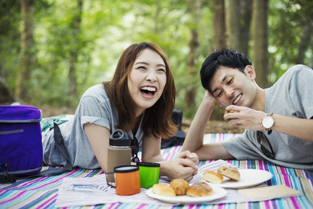 后院夏季遗愿清单的成年人