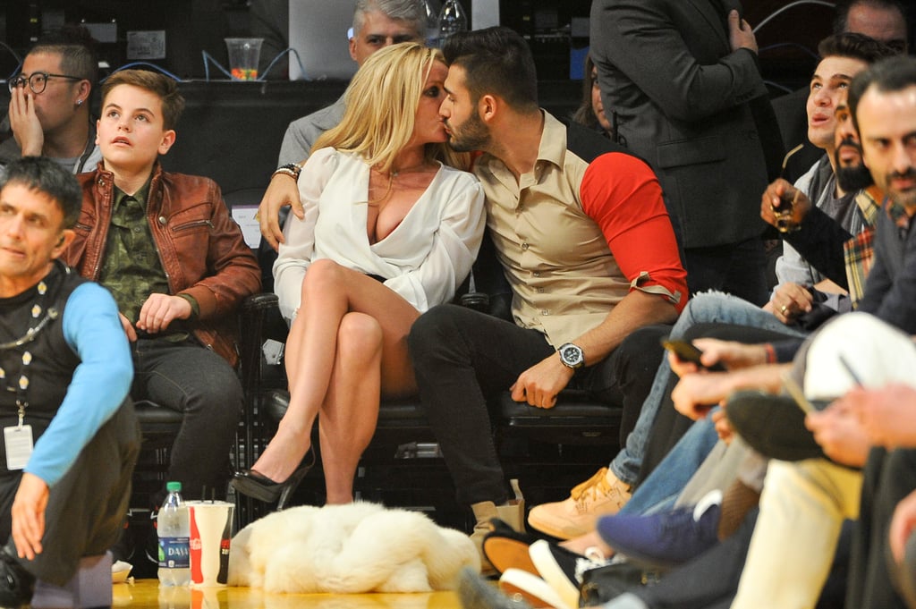 Britney Spears Kissing Boyfriend at LA Lakers Game Nov. 2017